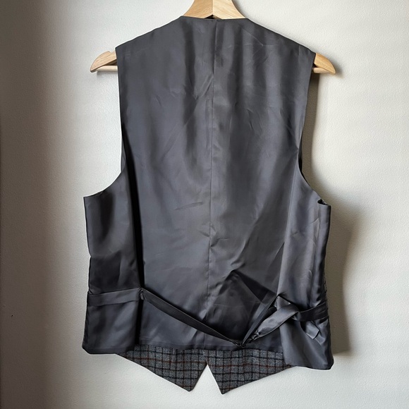 Brooks Brothers - Madison Waistcoat / Vest - Picture 2 of 7